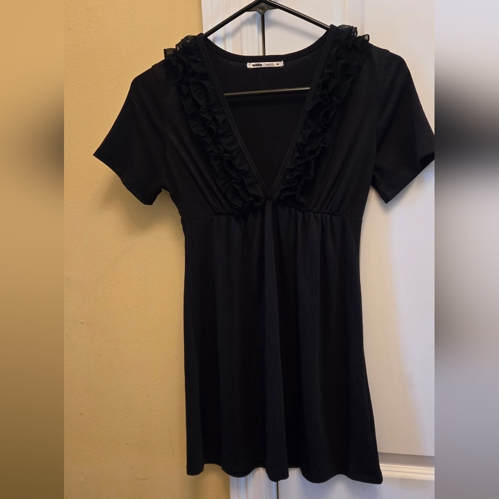 Elegant Women's Black Ruffled Short Sleeve Blouse